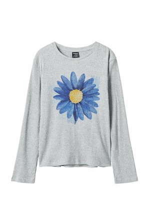 Graues Langarmshirt mit geripptem Muster und einer blauen Gänseblümchen-Grafik mit gelbem Zentrum. Rundhalsausschnitt, lockere Passform.