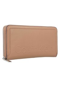 Calvin Klein Geldbörse - safari canvas