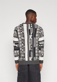 Only & Sons ONSTUCKER CREW - Pulover - cloud dancer