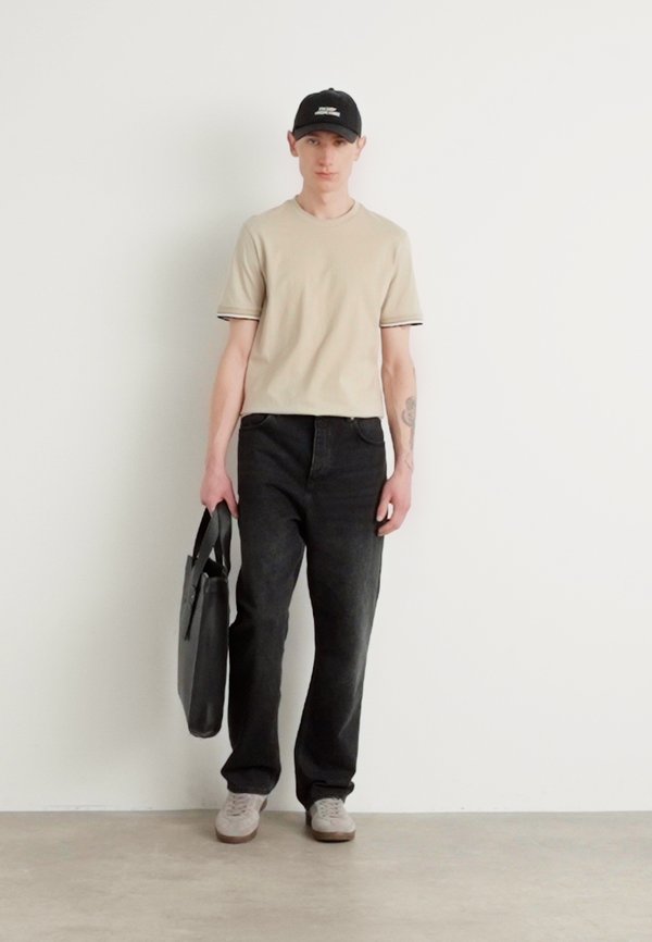 THOMPSON - Basic T-shirt - light beige2