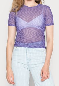 Weekday Triko s potiskem - lilac