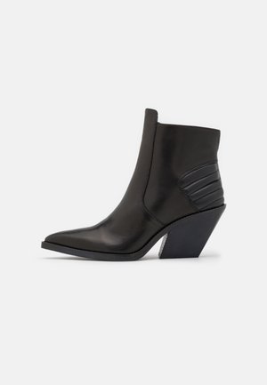Ankle boot