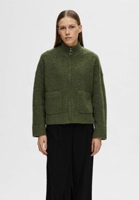 Selected Femme SLFSIA ZIPPER CARDIGAN  - Strickjacke - olivine