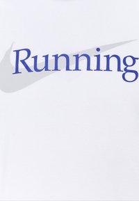 Nike Performance Camiseta estampada - white
