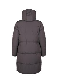 Dlhý, nadýchaný kabát v šedej farbe s kapucňou. Obsahuje prešívané sekcie a polodlhý strih. Hladký textil bez viditeľného hardvéru.