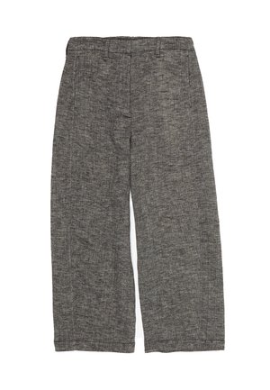 Sivé široké nohavice s textúrovanou látkou, prednými vreckami, pútkami na opasok a zapínaním na zips, zobrazené rozložené na bielom pozadí.