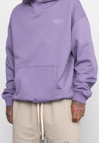 Multiply Apparel Jersey con capucha - purple