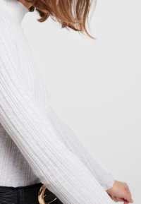 Miss Selfridge Strickpullover - grey