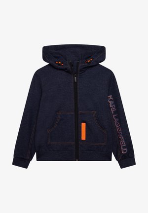 Sweat à capuche zippé bleu marine avec des accents de cordon orange, poches frontales, et le texte "KARL LAGERFELD" imprimé verticalement sur la manche droite.