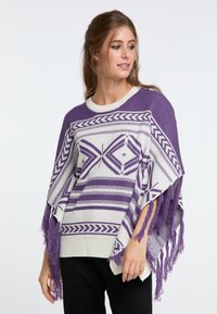 Poncho cu un model violet și alb, având desene geometrice, margini franjurate, o croială lejeră și guler rotund. Material tricotat cu textură.