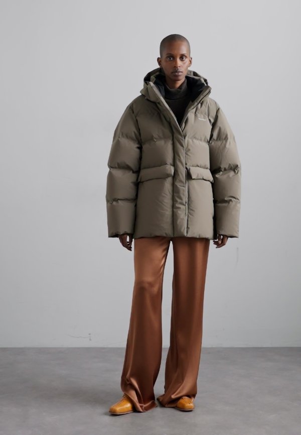 BESSEGGEN JACKET - Down jacket - taupe2