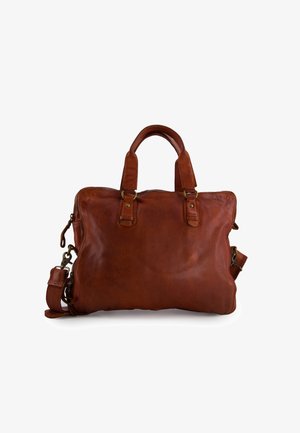 Brun lædermappe med dobbelthåndtag, aftagelig skulderrem og messing hardware på hvid baggrund.