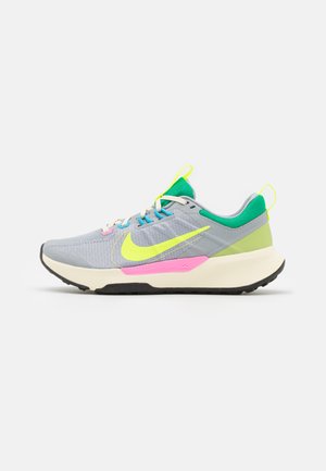 JUNIPER TRAIL 2 - Chaussures de running - wolf grey/volt-team gold/stadium green/pink spell