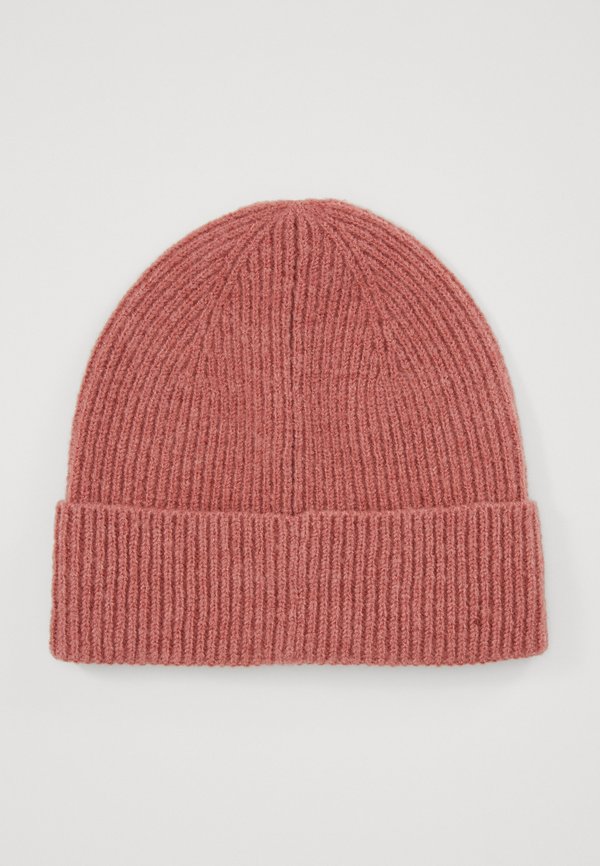 Beanie - rose2
