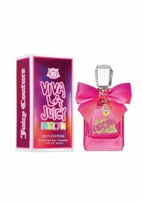 Rosa parfymflaska med en klar, fasetterad kork, prydd med en stor rosa rosett. Förpackningen har klara neonfärger med varumärkestext.