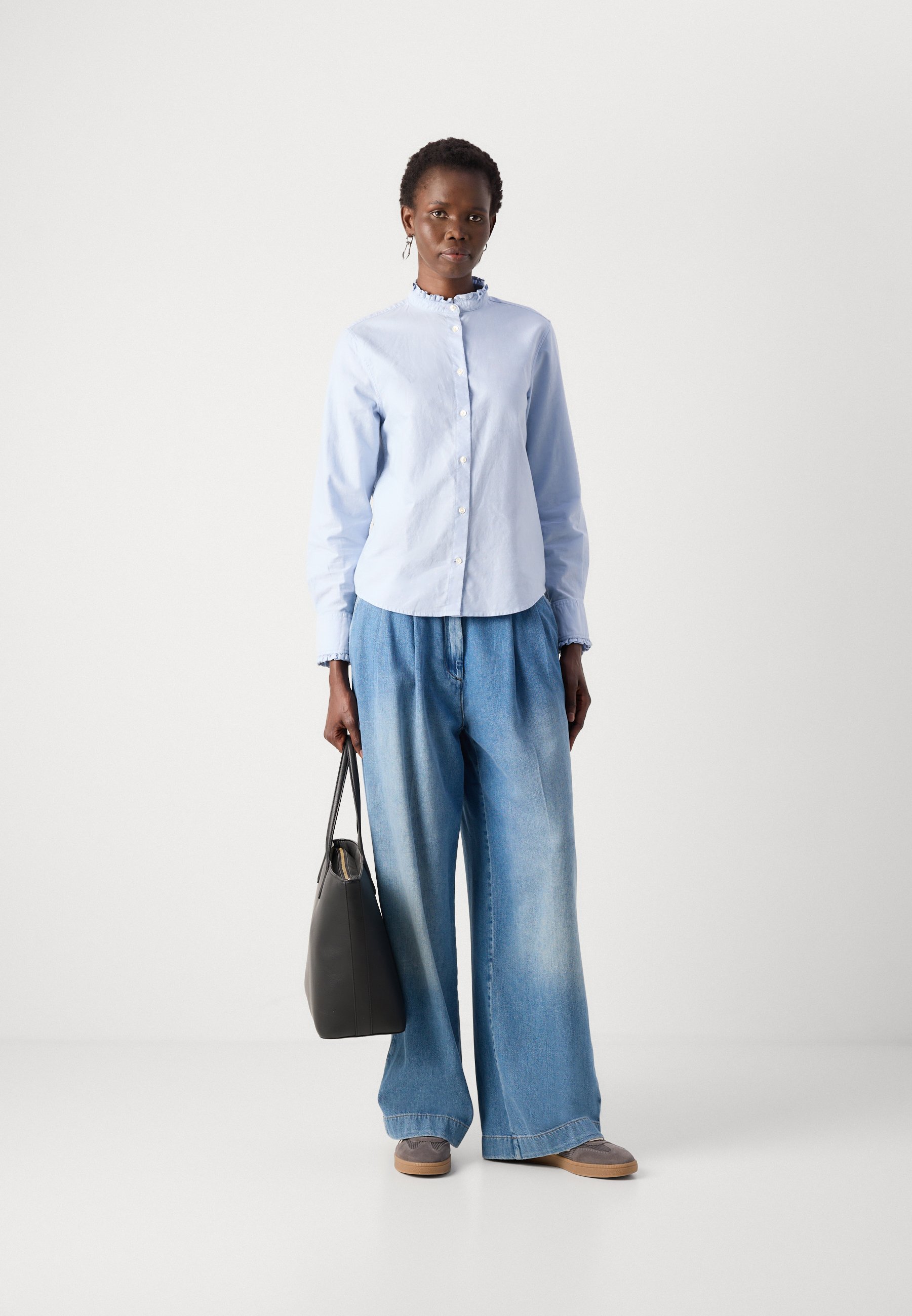 GANT REG OXFORD FRILL - Button-down blouse - light blue - Zalando