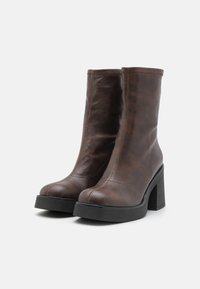 Call it Spring STEFFANIE - Botines con plataforma - medium brown