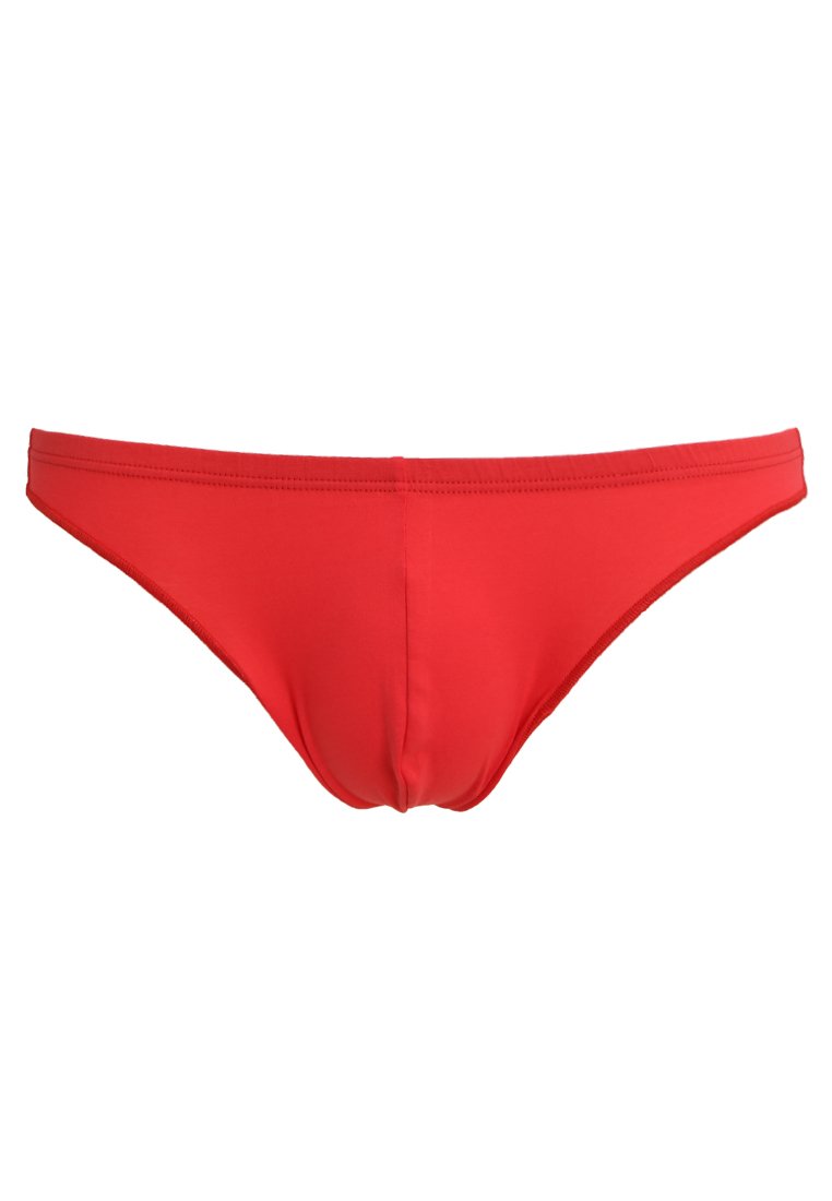 Røde bikini-bukser lavet af glat stof, med en lav talje og design med minimal dækning uden mønstre eller pynt.