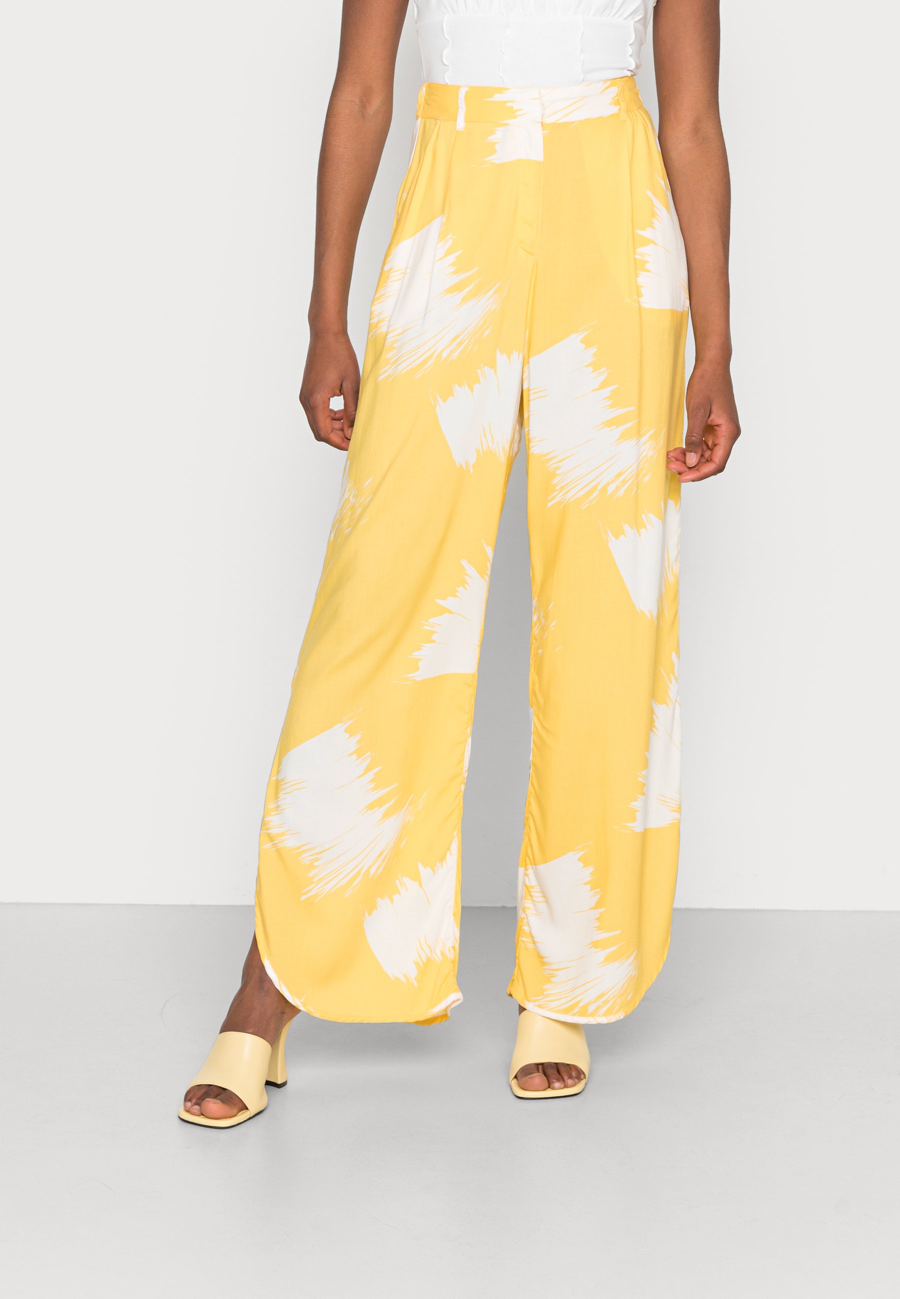 Gele Broeken voor dames online kopen | Gratis verzending* | ZALANDO