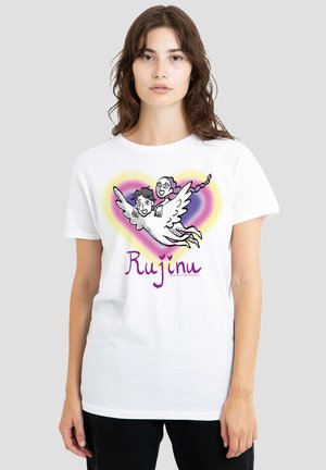 Weißes Baumwoll-T-Shirt mit einer bunten Grafik von zwei Charakteren mit Flügeln vor einem Farbverlauf-Hintergrund in Herzform und dem Text "Rujinu" darunter.
