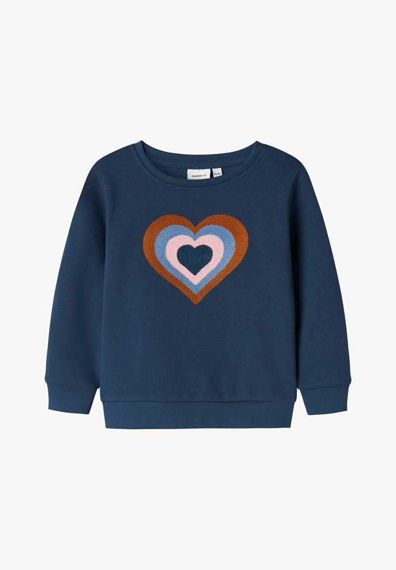 Sweat-shirt bleu marine à manches longues présentant un motif de cœur superposé multicolore en marron, bleu, rose et marine au centre avant.