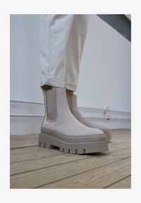 Não selecionado, almond