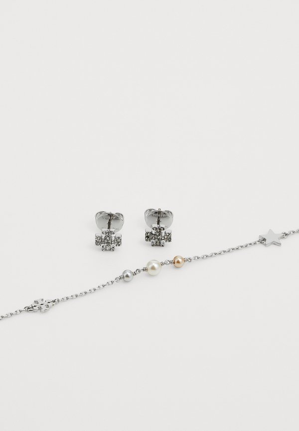 KIRA NECKLACE AND STUD EARRING GIFT SET - Earrings2
