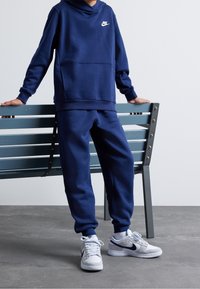 Nike Sportswear CLUB UNISEX - Luvtröja - midnight navy/white