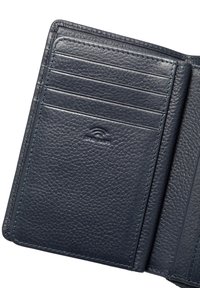 Granatowy portfel ze skóry o fakturowanej powierzchni, wyposażony w pięć przegródek na karty oraz wypukłe logo. Szwy w kontrastowym kolorze.