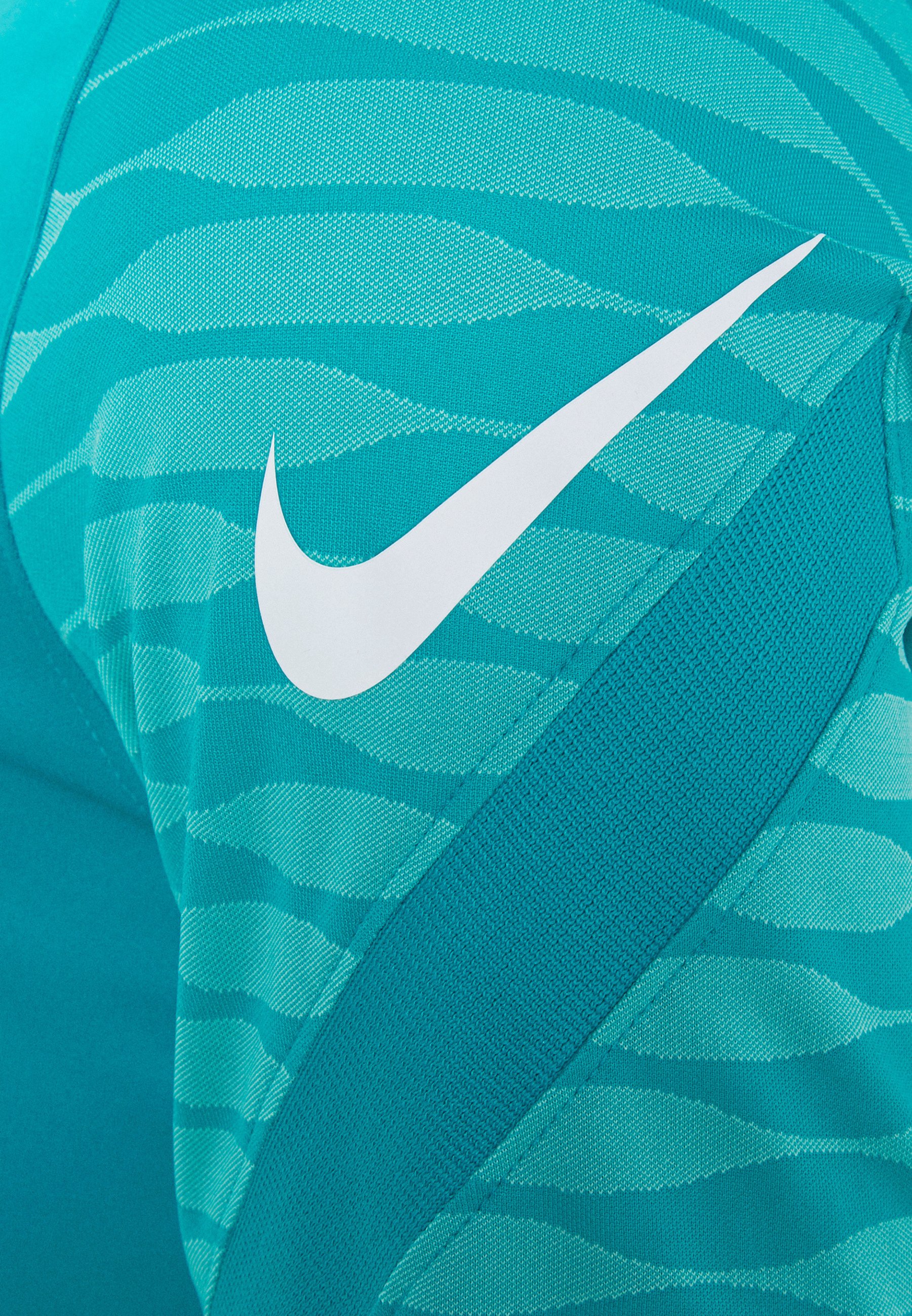 nike strike aqua set