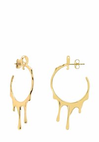 Goldene Creolen mit tropfendem Design; glatte Oberfläche, polierte Oberfläche, mit variierenden Längen der Tropfen am unteren Ende.