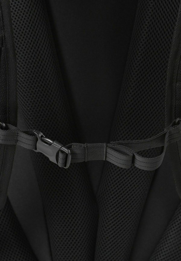 STASH – Tagesrucksack – peace love nitro