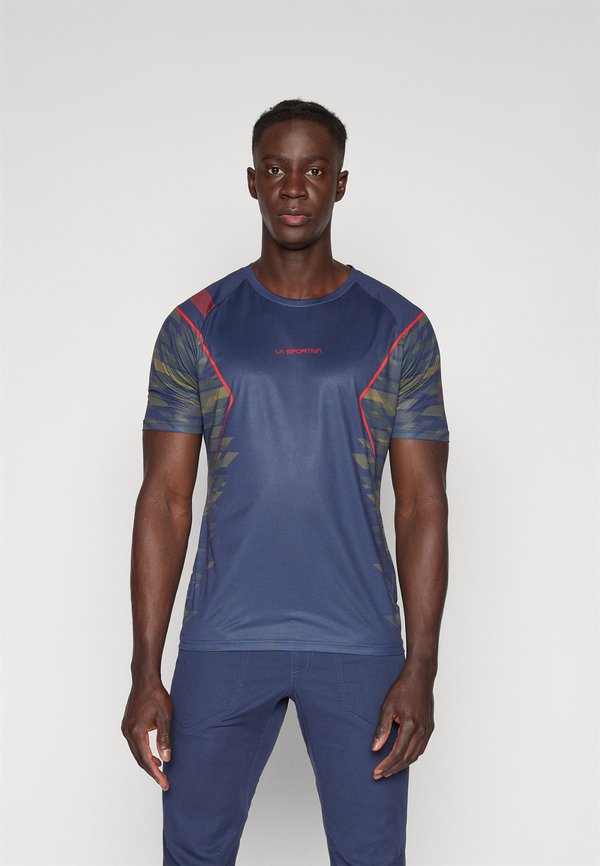 PACER  - Sports T-shirt