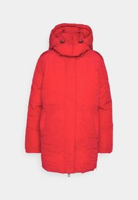 Veste d'hiver matelassée rouge avec capuche, cordons ajustables, fermeture éclair frontale et deux poches latérales, présentée sur un fond blanc.