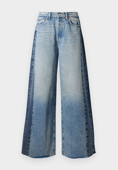 Jeans a gamba larga in denim blu chiaro e scuro con effetto sfumato. Orlo grezzo, design a cinque tasche e vita alta. Chiusura classica con bottone.