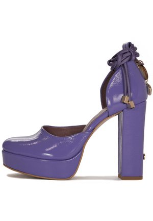 CZÓŁENKA - Czółenka sznurowane