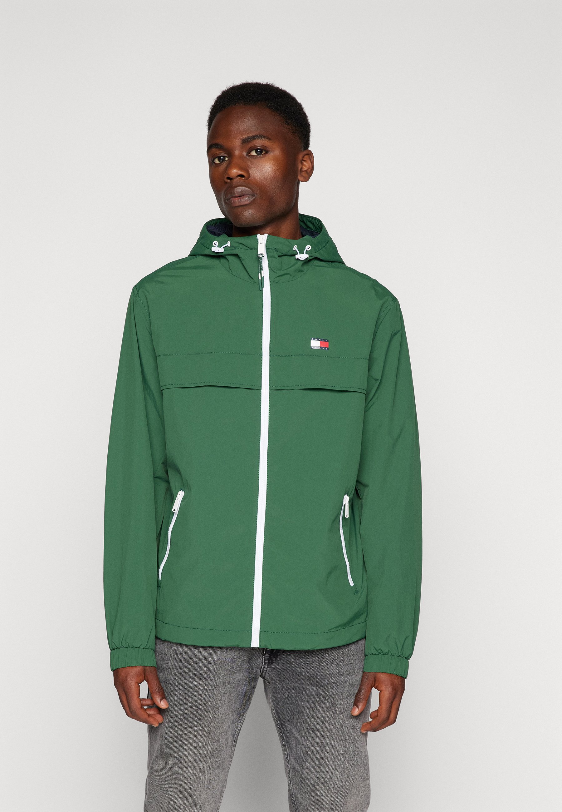 Tommy Jeans CHICAGO - Windbreaker - court green/green - Zalando.ie