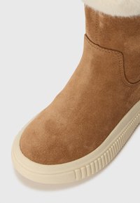 Geox LAQUINNY - Bottes - whisky