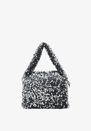 Sort og sølv paliettaske med en blød, struktureret krop og dobbelt håndtag. Har en lynlås lukning og skinnende hardware detaljer.