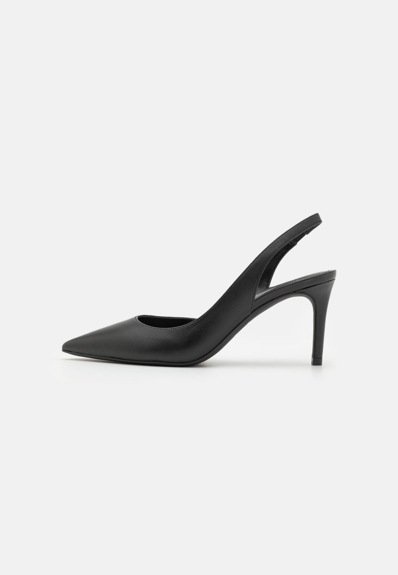 Svarta läder slingbacks med hög klack och spetsig tådesign, med en utskärning framtill och en tunn stilettklack.