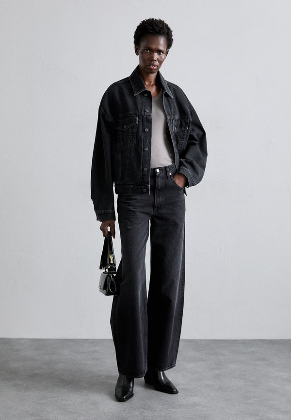 LOW CURVE - Relaxed fit jeans2