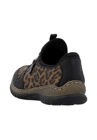 Chaussures à imprimé léopard noir et marron avec un dessus en cuir texturé. Elles sont dotées d'une semelle en caoutchouc et d'une fermeture éclair sur le côté. Conception à bout rond.