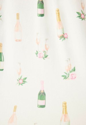 Weißer Stoff mit wiederholtem Druck von Champagnerflaschen und -gläsern, verziert mit sanften rosa Blumen und grünen Blättern, die das Design akzentuieren.