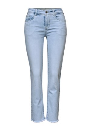 Lyseblå slim-fit jeans med for- og baglommer, knaplukning, lynlås og frynsede kanter.