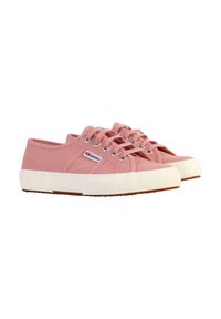 Sneakers in tela rosa con suole in gomma bianca, caratterizzate da lacci rotondi, occhielli in metallo e una piccola etichetta con logo di lato.