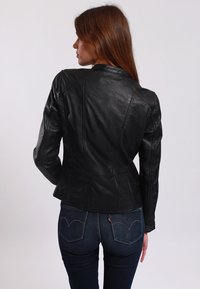 Thumbnail Image 3