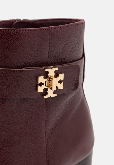 Tory Burch T LOCK BOOT - Bottines à talons hauts - dark carmine
