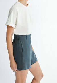 Massimo Dutti Shortsit - dark grey