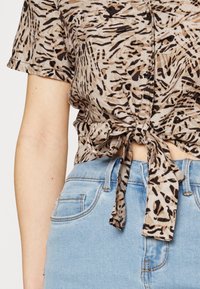 Vero Moda Petite Camicetta - light grey