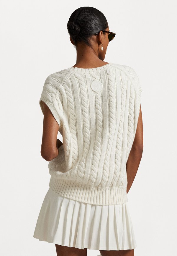 WIMBLEDON CABLE CASHMERE BLEND VEST - Jumper2